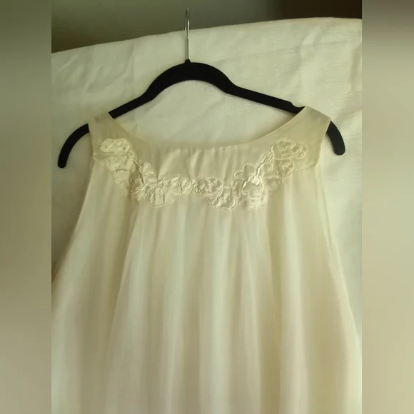 Vintage ivory white maxi baby doll lingerie - Picture 3 of 4